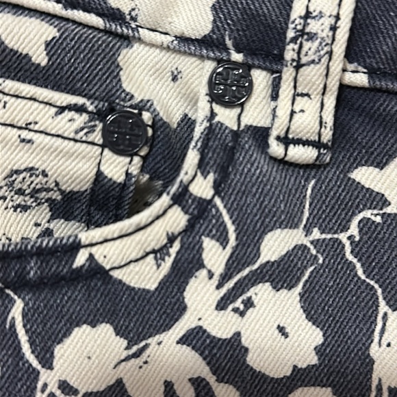 TORY BURCH Alexa Floral Print Cropped Skinny Jeans - Picture 6 of 11